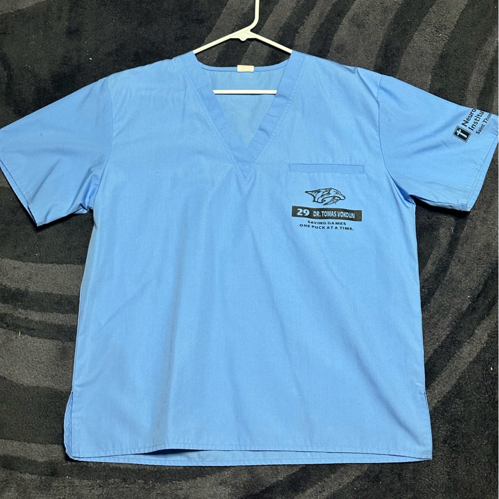 COLLECTIBLE Men’s XL Tomas Voukon Nashville Predators Scrubs